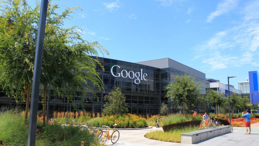 Google lança ferramentas de IA para acelerar aprovações de planos